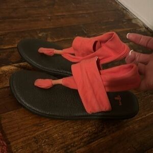 Sanuk Yoga sling candles